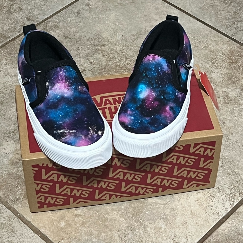 Vans size 12 in kids brand new in the box, still have the tags on the shoes!